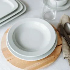 talíře Praha, český porcelán z Karlových Varů
