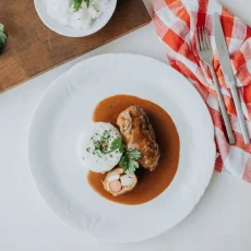 Talíře Melodie, český porcelán z Karlových Varů