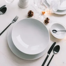 Talíře Isabelle, český porcelán z Karlových Varů